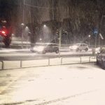 Maltempo al Nord, a Bergamo inizia a nevicare con -1°C: città già imbiancata [FOTO LIVE]