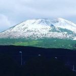 Maltempo: fiocchi di neve a Napoli, Vesuvio imbiancato [GALLERY]