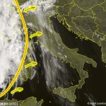 Allerta Meteo, ultime ore di sole e caldo: violenta tempesta in arrivo da Ovest, Aprile inizia all’insegna del maltempo