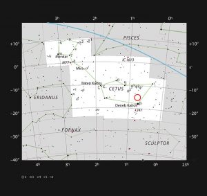 Questo grafico mostra l'ubicazione della debole stella rossa LHS 1140 nell'incospicua costellazione della Balena. Intorno alla stella orbita un esopianeta chiamato LHS 1140b, una super-Terra che potrebbe rivelarsi il miglior luogo in cui cercare segni di vita oltre il Sistema Solare. Crediti: ESO/IAU and Sky & Telescope