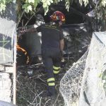 Roma, incendio in un deposito auto: in fiamme 50 macchine, diverse esplosioni [GALLERY]