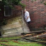 L’uragano Harvey lascia Houston sott’acqua: situazione “senza precedenti”, martedì la visita del presidente Trump [GALLERY]