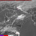 Allerta Meteo, inizia la prima ondata di maltempo: primi nubifragi a Napoli, violenti temporali in arrivo al Centro/Nord [LIVE]