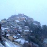 Terremoto Centro Italia: neve nella notte a Castelluccio, un manto bianco ricopre le macerie