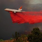 Devastanti incendi in California: 10 morti, evacuate 20mila persone [GALLERY]