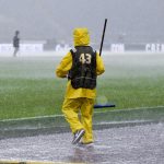 Maltempo, violento temporale su Roma: città in tilt, auto sommerse dall’acqua. Rinviata anche Lazio-Udinese di serie A [FOTO]