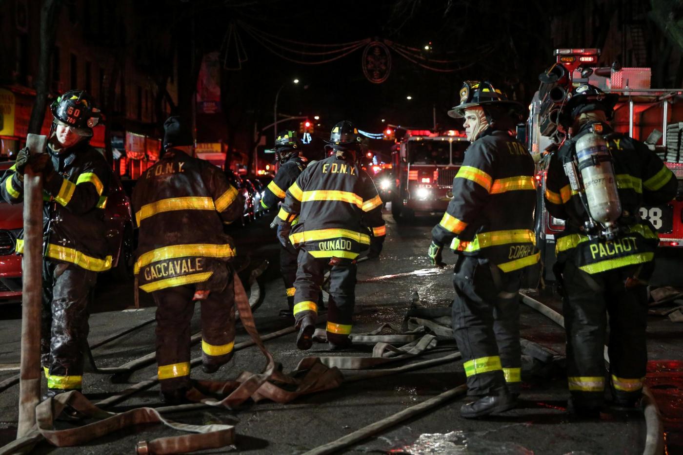 New York, in fiamme un palazzo nel Bronx