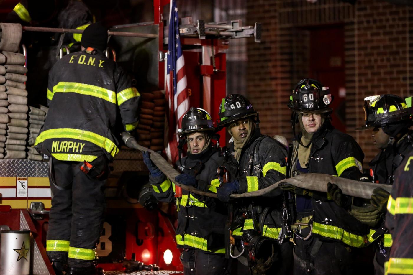 New York, in fiamme un palazzo nel Bronx