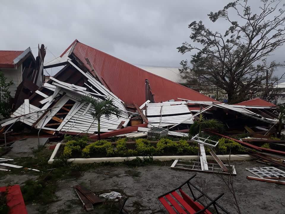 ciclone gita parlamento tonga