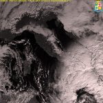 Allerta Meteo, il ciclone Africano diventa un “mostro” sul mar Jonio: pressione crollata a 989hPa, altre 24h di forte maltempo al Sud [LIVE]