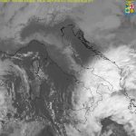 Allerta Meteo, il ciclone Africano diventa un “mostro” sul mar Jonio: pressione crollata a 989hPa, altre 24h di forte maltempo al Sud [LIVE]