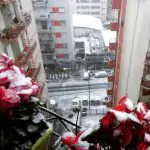 Napoli si risveglia ricoperta dalla neve: imbiancato anche il lungomare [FOTO]