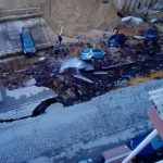 Roma sprofonda, paura a Balduina: crolla una strada, decine di auto precipitano nel vuoto [FOTO]