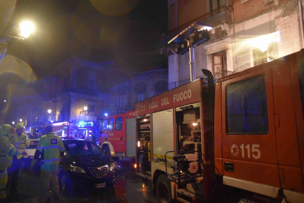 Catania, esplosione per fuga di gas in edificio