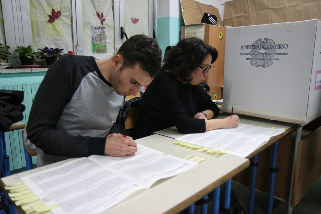 elezioni voto senato foto scrutini