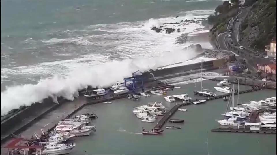 mareggiata praia a mare tortora maratea 21 marzo 2018