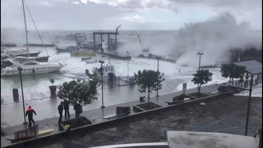 mareggiata praia a mare tortora maratea 21 marzo 2018