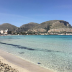 Caldo incredibile al Sud, +28°C in Sicilia: altro che Primavera, sembra già Estate! Spiagge gremite di bagnanti come a Luglio [FOTO]