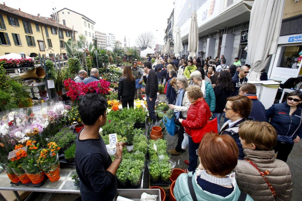 Milano, Fiori e sapori sul naviglio grande (1)