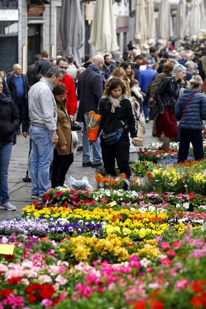 Milano, Fiori e sapori sul naviglio grande