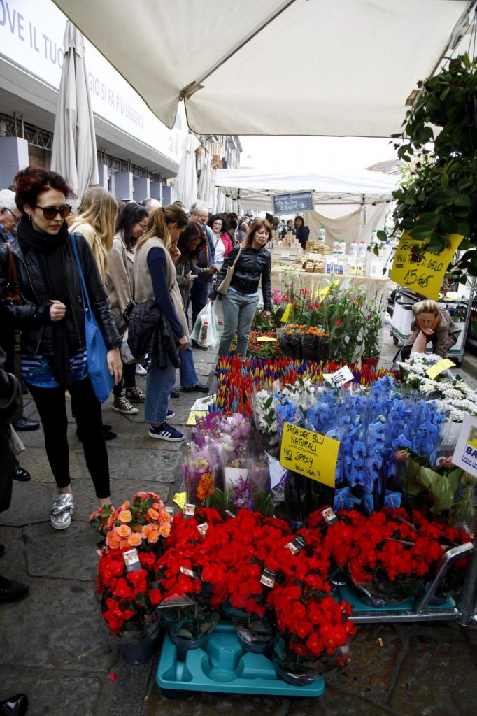 Milano, Fiori e sapori sul naviglio grande (1)