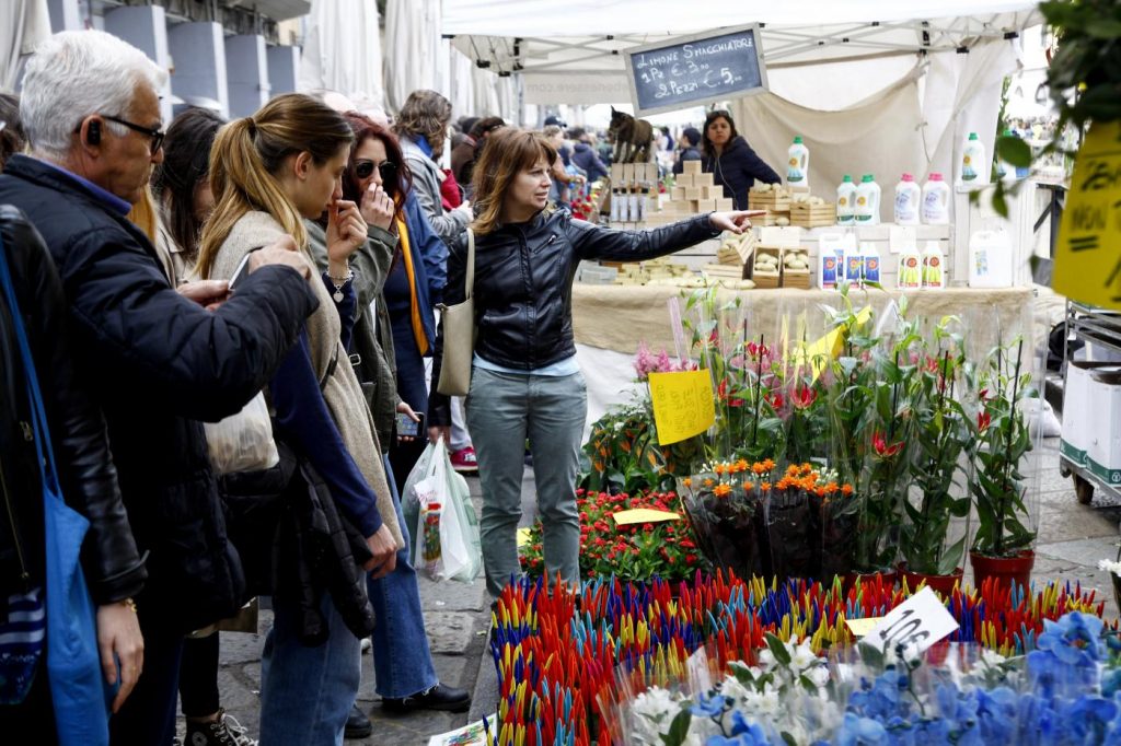 Milano, Fiori e sapori sul naviglio grande (1)