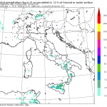 Meteo Italia LIVE: caldo estivo al Nord, forti temporali pomeridiani in Sicilia