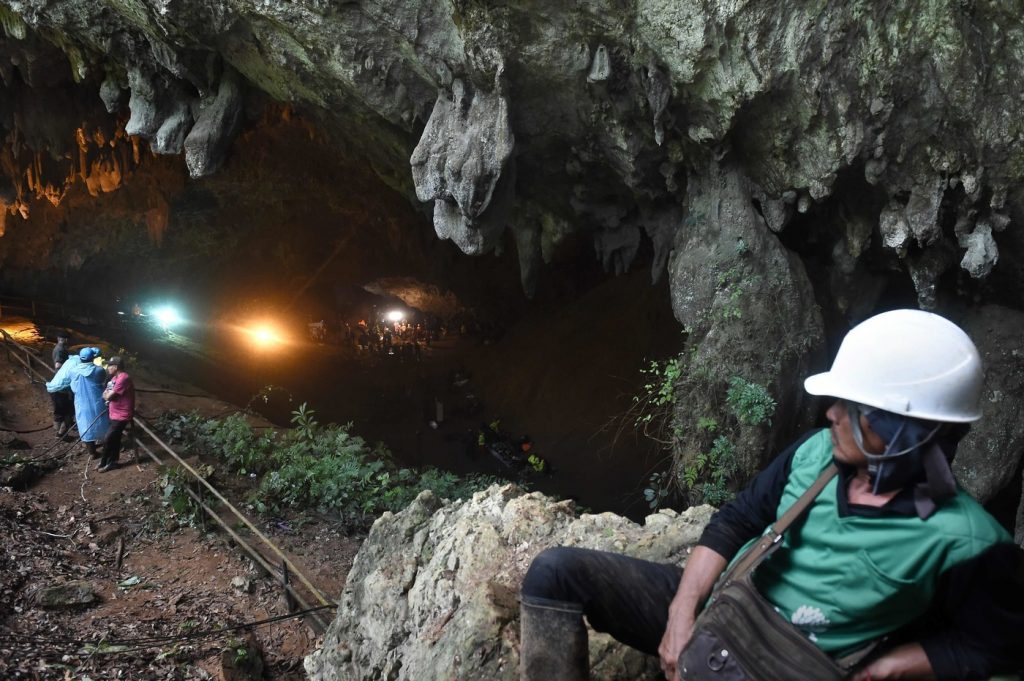 Thailandia, squadra di calcio intrappolata nelle grotte