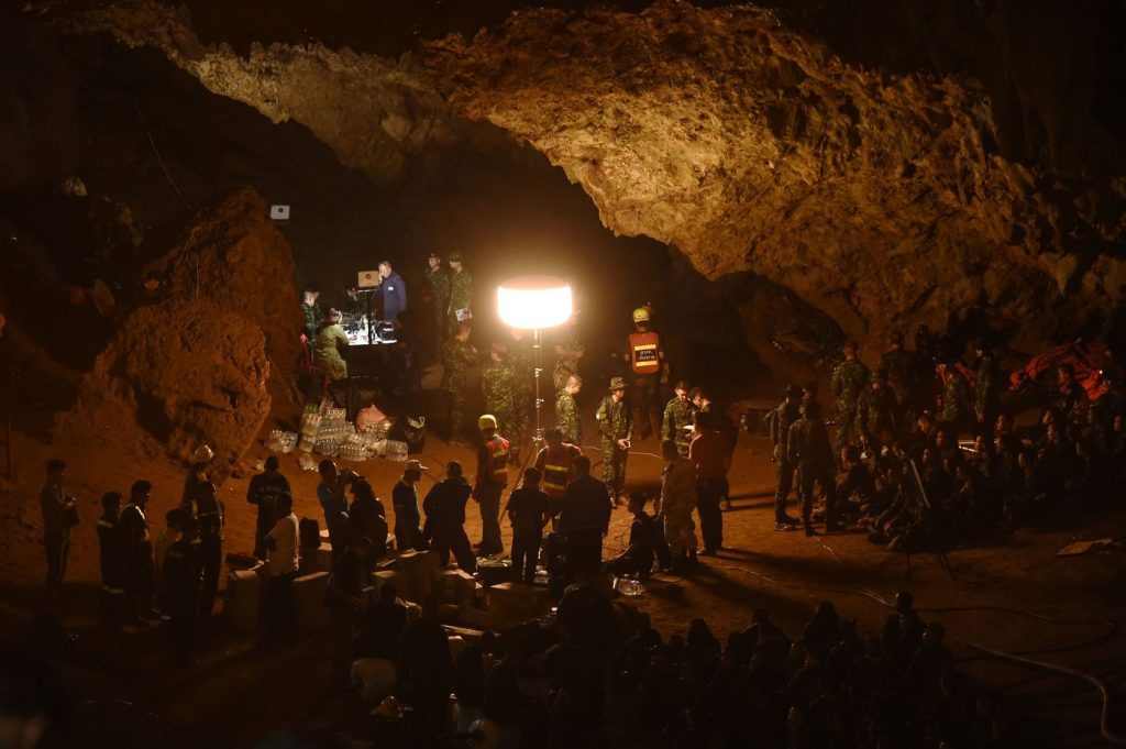 Thailandia, squadra di calcio intrappolata nelle grotte