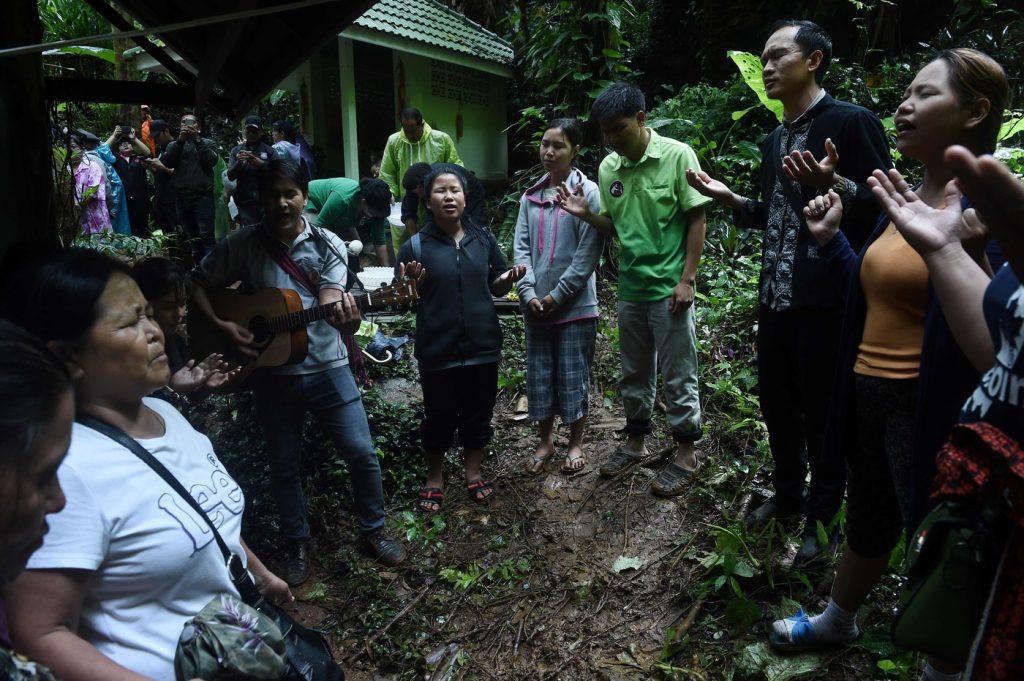 Thailandia, squadra di calcio intrappolata nelle grotte