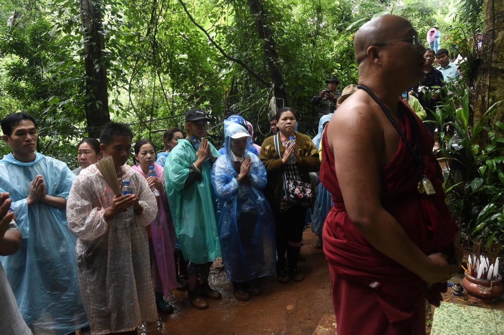 Thailandia, squadra di calcio intrappolata nelle grotte