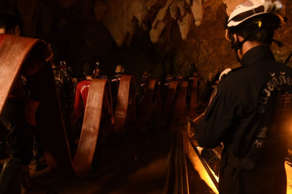 Thailandia, squadra di calcio intrappolata nelle grotte