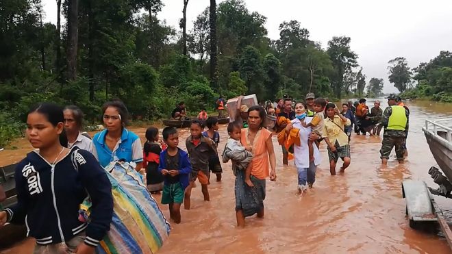 crollo diga laos