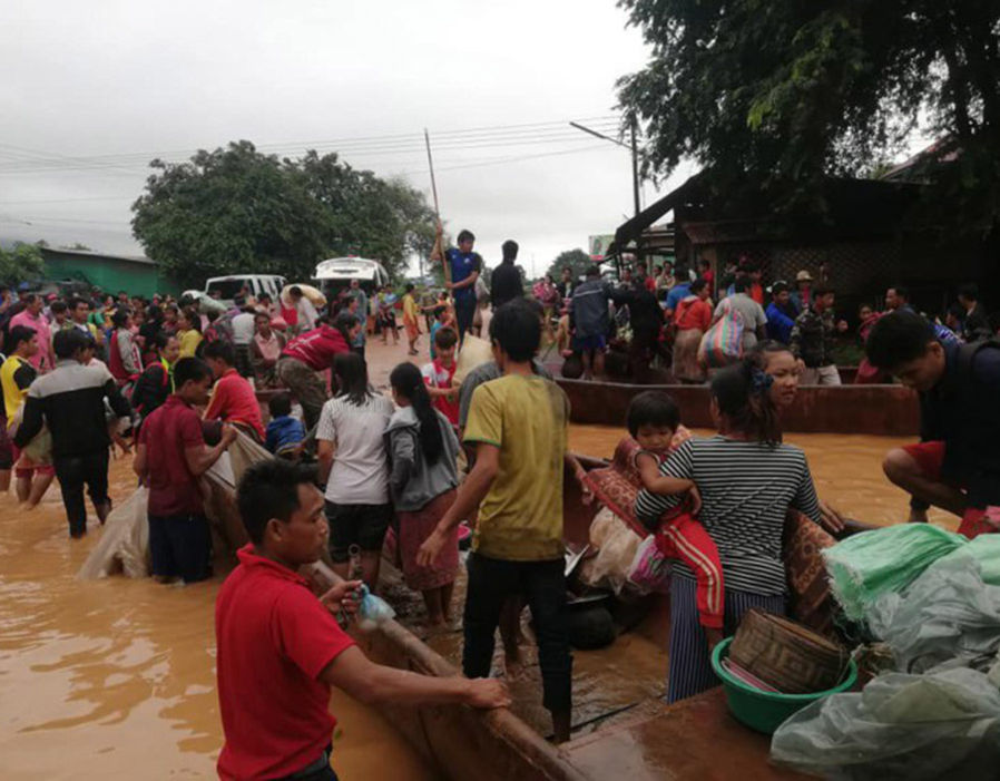 crollo diga laos