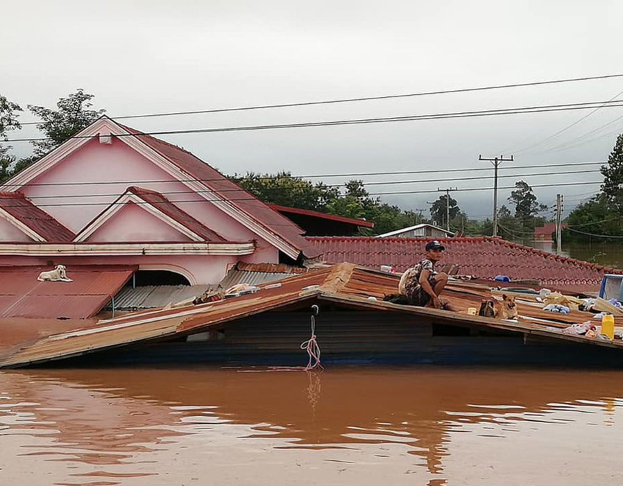 crollo diga laos