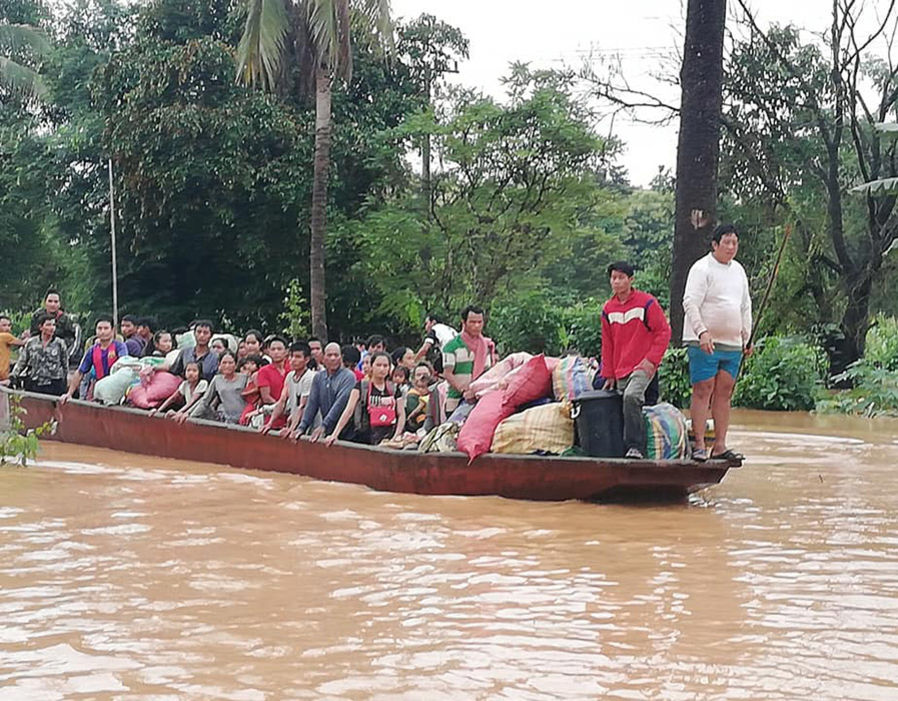 crollo diga laos