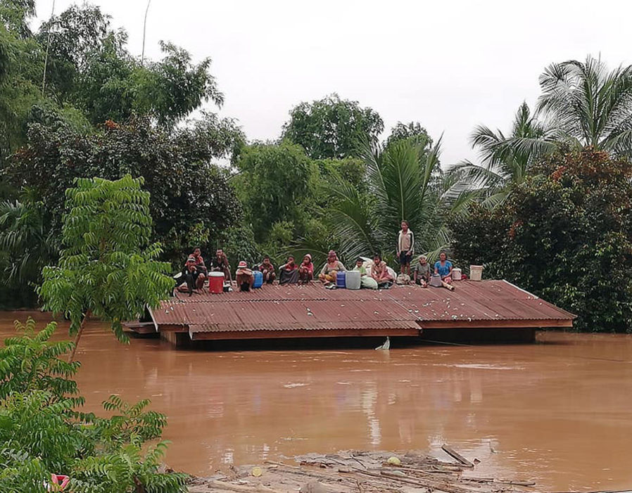 crollo diga laos