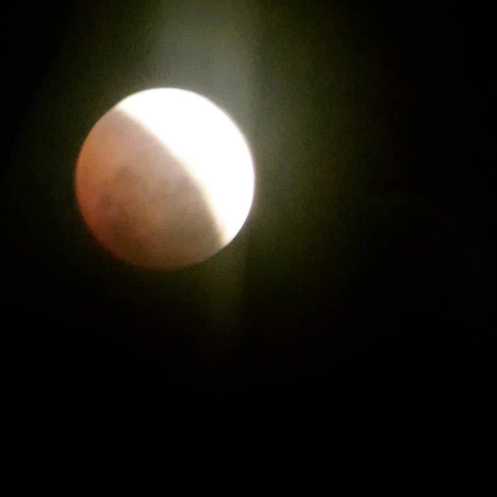 eclissi luna foto italia mondo