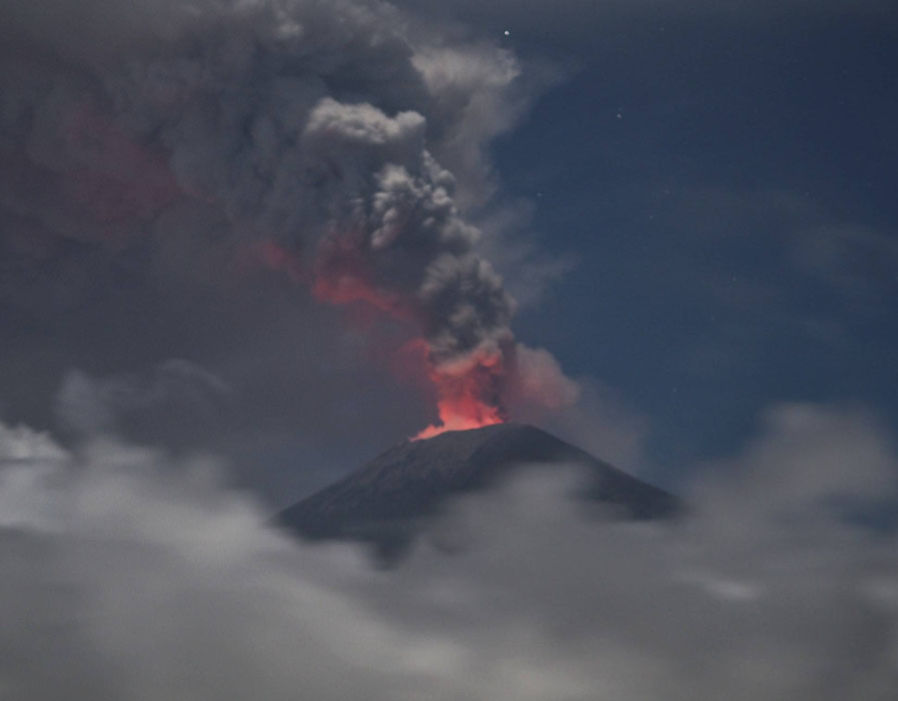 eruzione monte agung indonesia