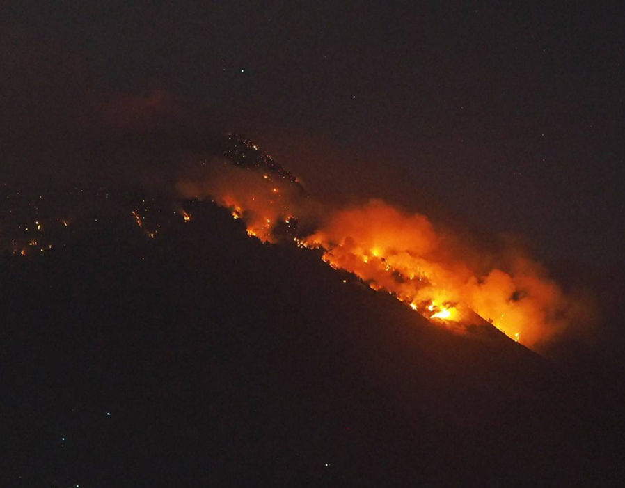 eruzione monte agung indonesia