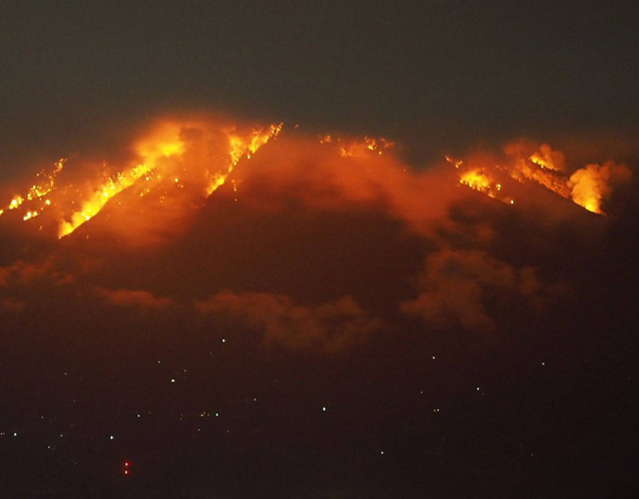 eruzione monte agung indonesia