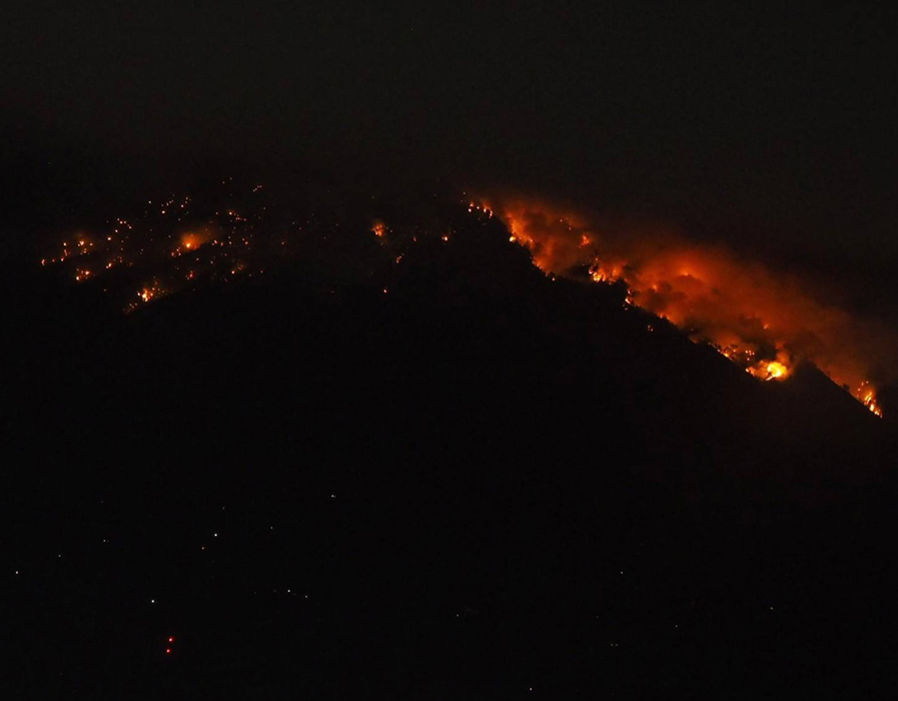 eruzione monte agung indonesia