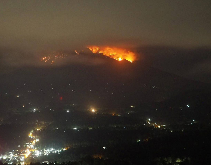 eruzione monte agung indonesia