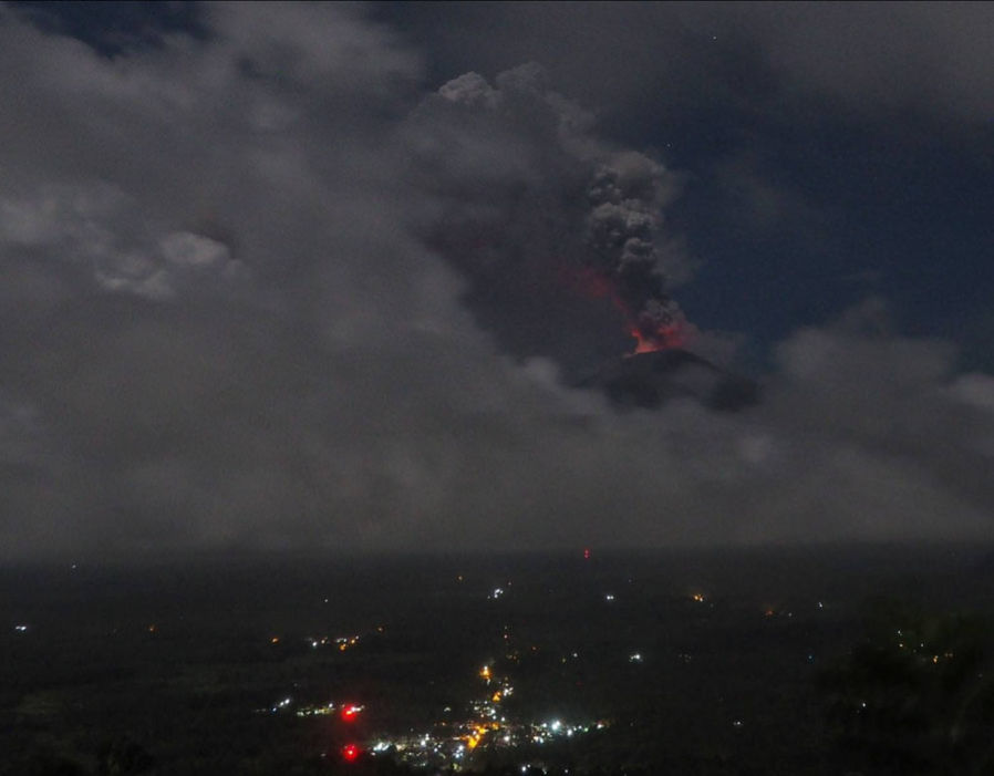 eruzione monte agung indonesia