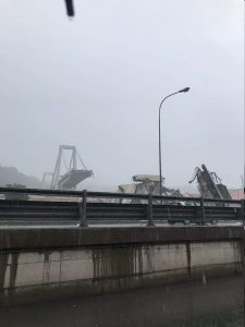 crollo ponte autostrada a10 genova (1)