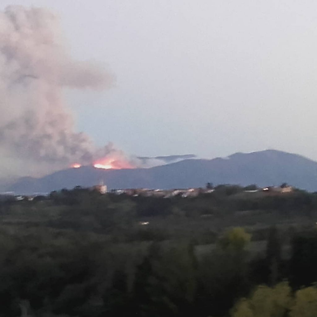 incendio monte serra