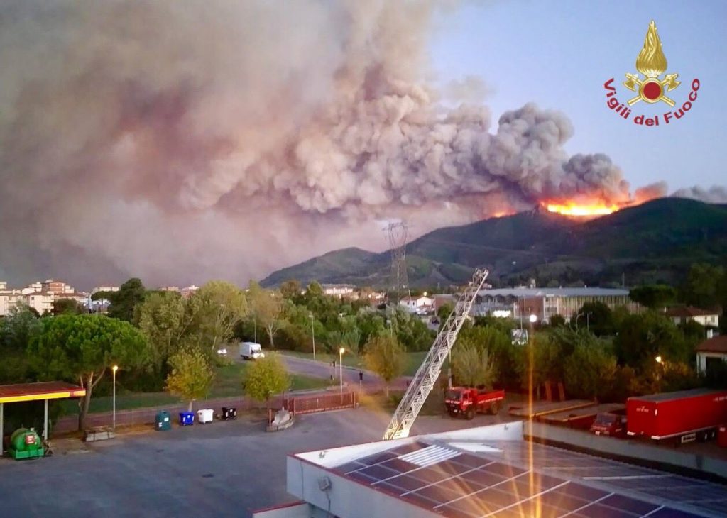 incendio pisa monte serra