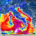 Previsioni Meteo, gli ultimi aggiornamenti sul “Medicane” in sviluppo sul Tirreno: possibili venti di 80-100 km/h e 200-300mm di pioggia in 48 ore [MAPPE]