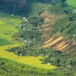 Violento terremoto in Giappone, un disastro provocato da enormi frane e liquefazione del suolo: stravolte le montagne dell’isola di Hokkaido [FOTO]