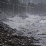 Tifone Mangkhut: 49 vittime nelle Filippine, ora punta Hong Kong e il sud della Cina [GALLERY]